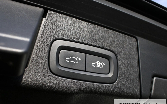 Volvo XC 60 cena 209999 przebieg: 61100, rok produkcji 2021 z Chełmża małe 596